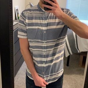 Hollister Casual Button-Up 💙
